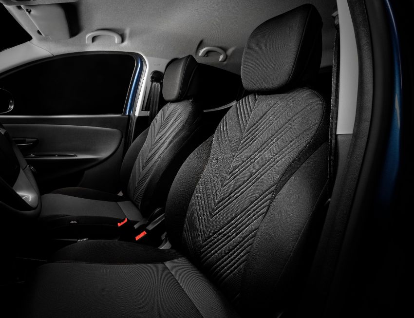 Lancia Ypsilon 2021 sedili interni 