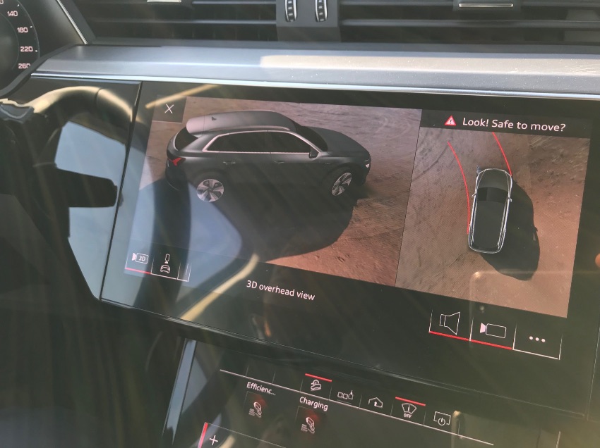 Audi Q3 riflessi schermi touch